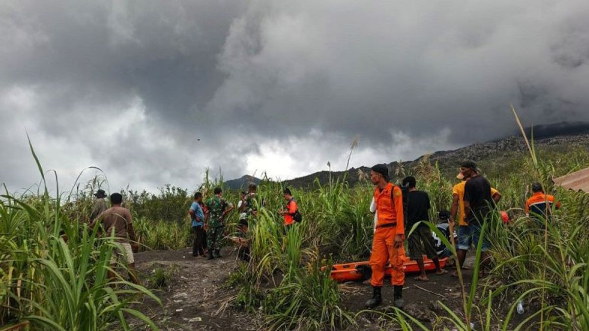 警方调查杜科诺火山爆发时登山门罗疏忽大意，造成外国人死亡