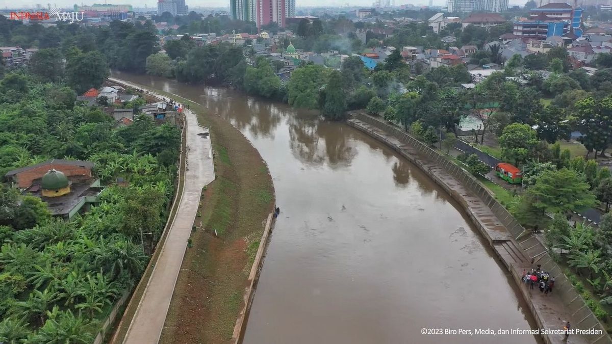 ارتفاع منسوب المياه في مراقبة تنبيه ما بعد Depok 3 ، احذر من الفيضانات على ضفاف نهر Ciliwung