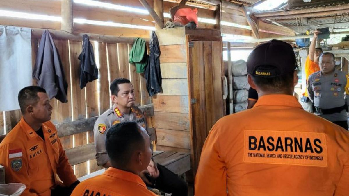 8 Miners From Bogor Stuck In Banyumas Gold Mine, SAR Team Efforts To Evacuate