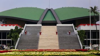يحظر على رئيس IPW دخول مبنى البرلمان عبر البوابة الأمامية ، وسيطلق على الأمين العام لمجلس النواب الشعبي MKD