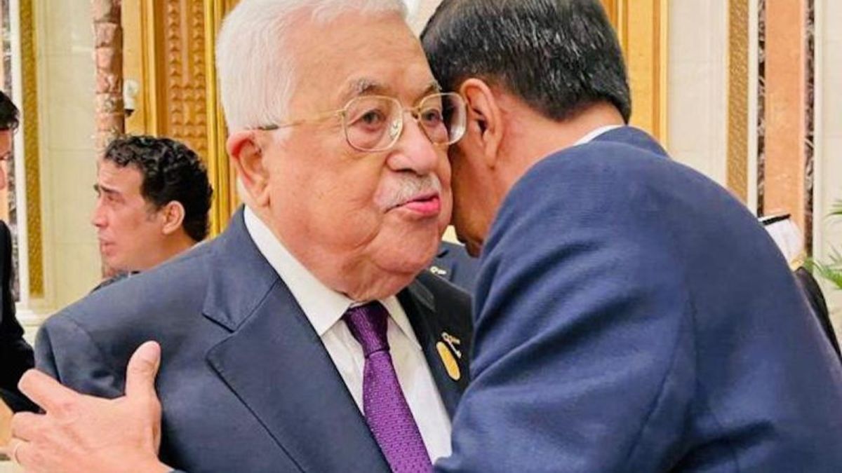 Jokowi Embraces Palestinian President And Delivers Deep Concern
