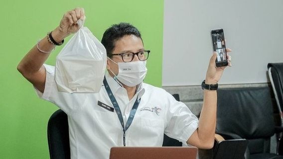 Tak Canggung! ‘Papa Online’ Sandiaga Uno Pesan Lontong Sayur Lewat GrabFood, COD-nya di Lobi Kantor