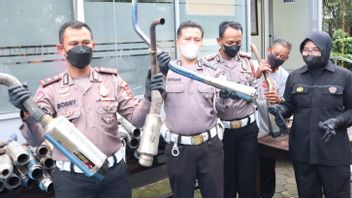 被认为是令人不安的舒适和秩序，警察摧毁了800个Brong排气结果Patuh Candi行动2022