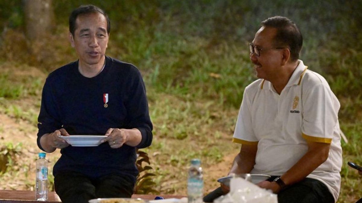Le président Jokowi apprécie la soirée à IKN avec du riz de cuisson