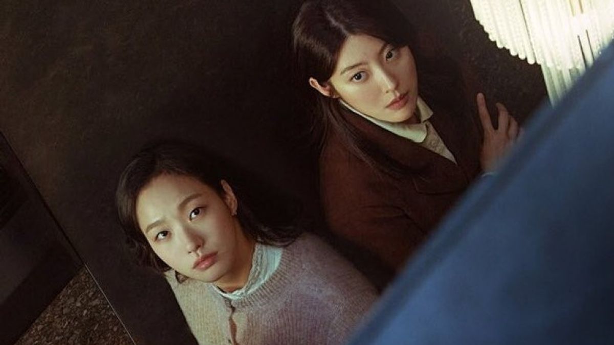 Kaget, Kim Go Eun Ketiban Uang 70 Miliar Won di Teaser Drama <i>Little Women</i>