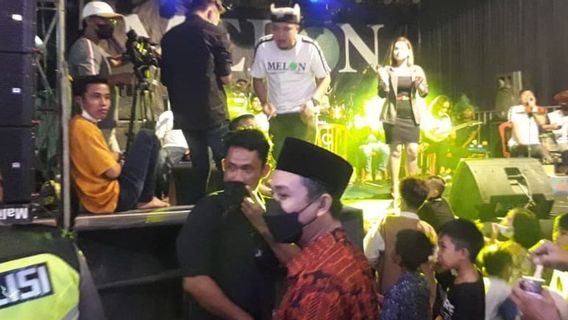 Satgas COVID-19 Bubarkan Hajatan dengan Biduan yang Bikin Kerumunan di Banyuwangi