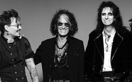 Hollywood Vampires Rilis Video Klip You Can't Put Your Arms Around A Memory