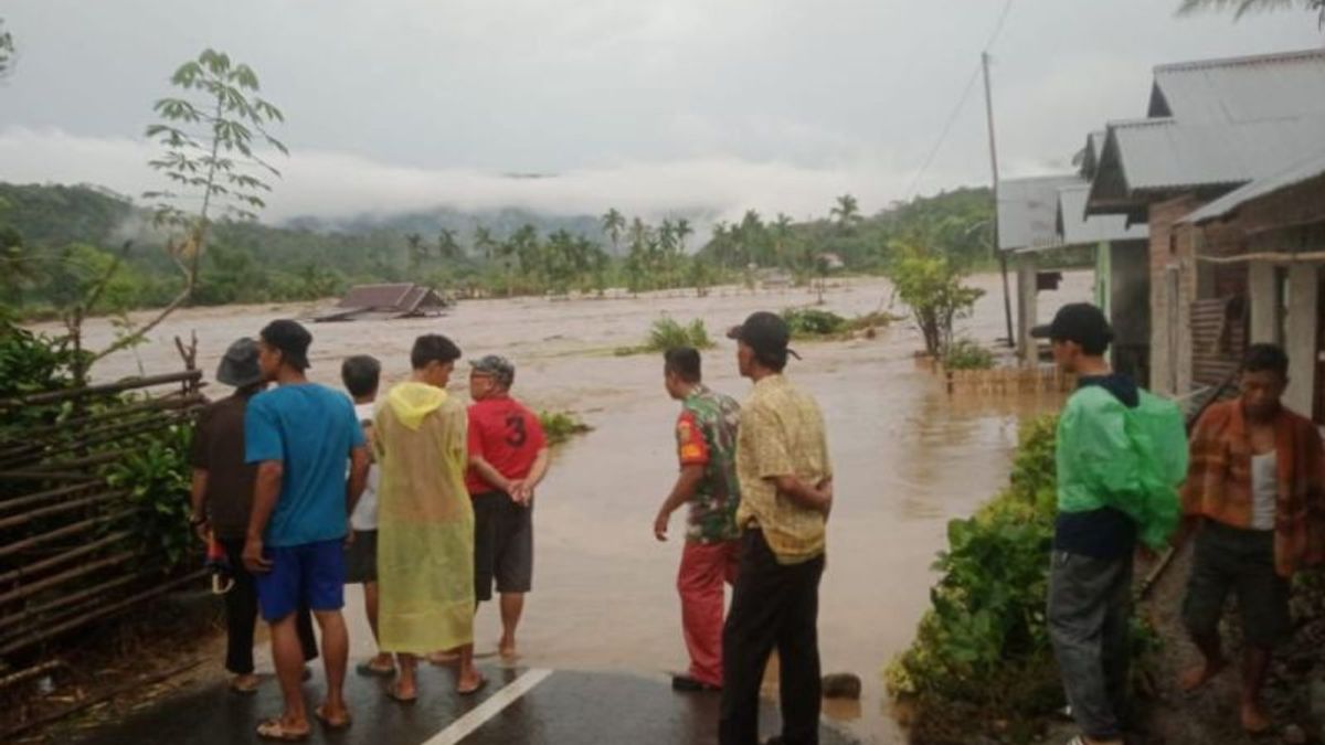 Rivière Tahun Meluap, 2 villages à Lebong Bengkulu Inondation