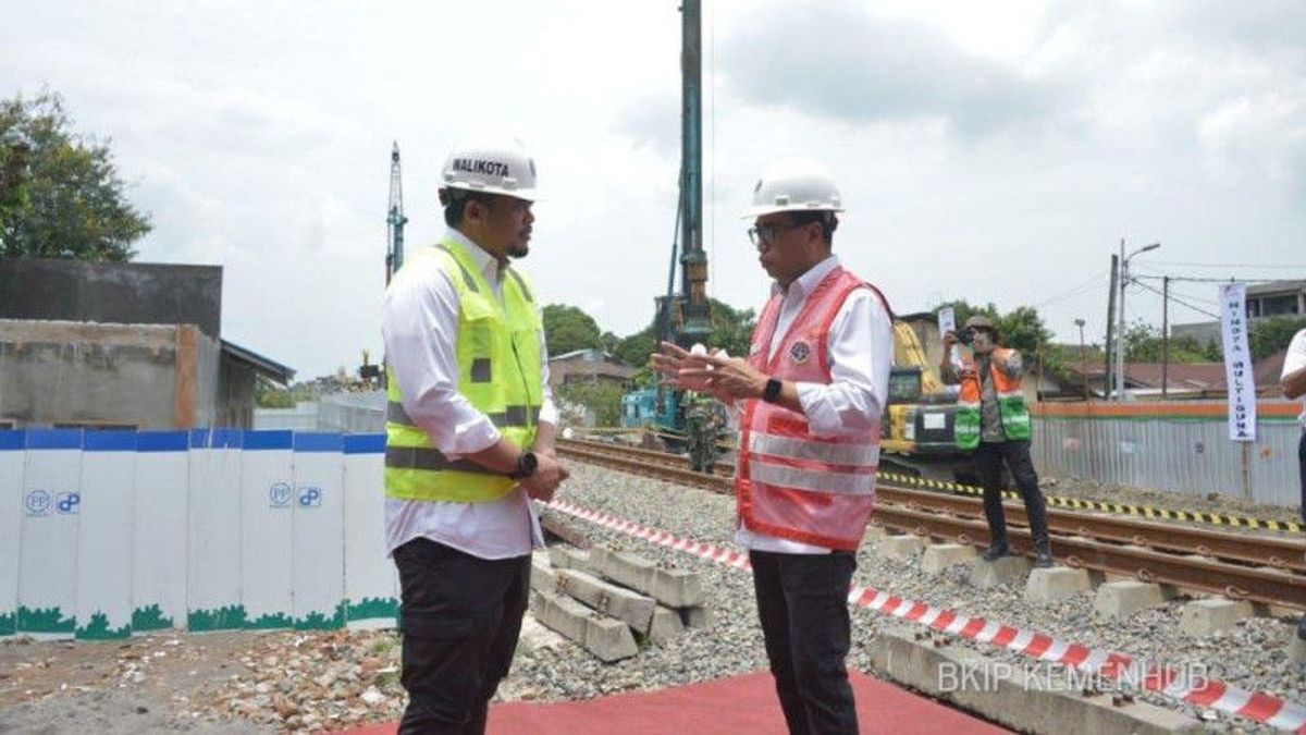 Tinjau Pembangunan Jalur KA Layang Medan-Binjai Bersama Bobby Nasution, Menhub: Jangan Asal-asalan