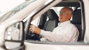 Masalah Perpanjangan SIM Menjadi Polemik karena Kepolisian Tidak Konsisten Soal Peraturan