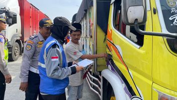 PT JSN Supports Operations For Controlling ODOL On The Solo Ngawi Toll Road