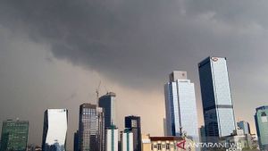 Hati-hati, Cuaca Jakarta Minggu Diprediksi Hujan Disertai Petir