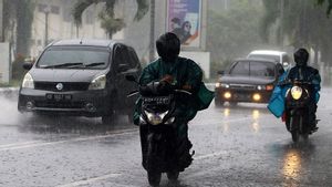 Sebagian Jakarta Diprakirakan Hujan dari Minggu Pagi hingga Sore