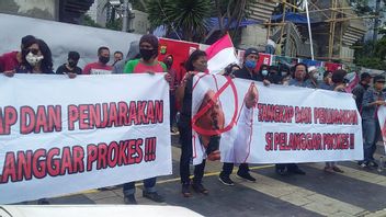 Manifestation Devant Polda Metro Jaya, Demande Rizieq Shihab D’être Arrêté Immédiatement
