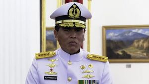 Jokowi Perintahkan KSAL Laksamana Muhammad Ali Setop Kegiatan Ilegal di Laut