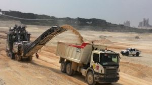 Tingkatkan Kualitas Hasil Tambang, SIG Tuban Gunakan Teknik <i>Surface Mining</i>