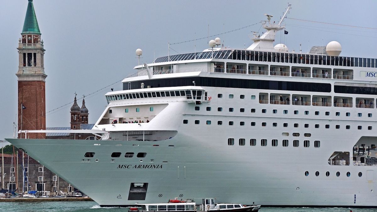 Cruises, Venice And Business Balance With The Environment