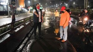 Cek Jalan Rusak di Jakarta, Anggota DPRD DKI dari PDIP Minta Anies Cepat Menangani