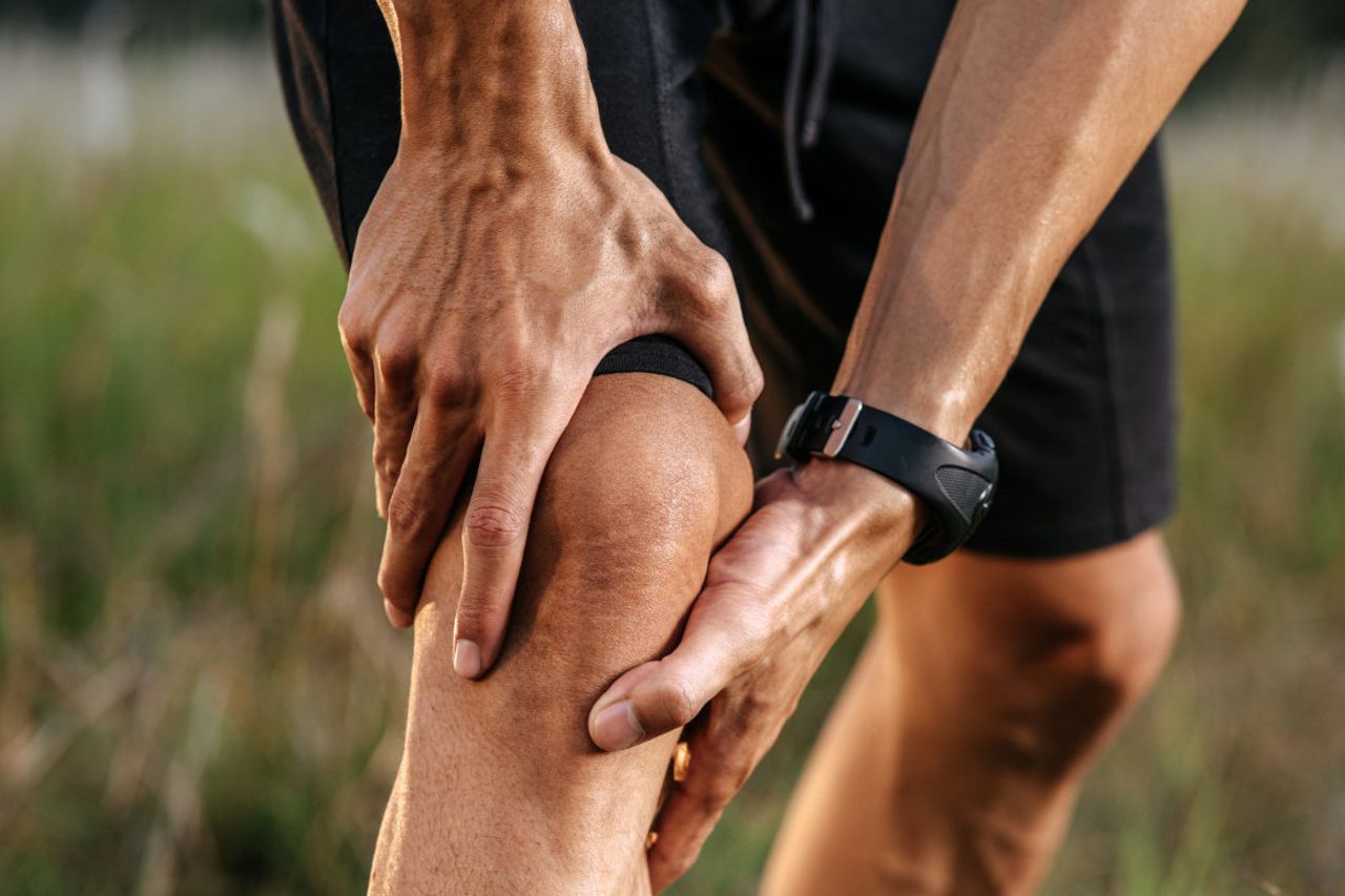 7 causes de mal au genou lorsqu’il est enroulé et redressé