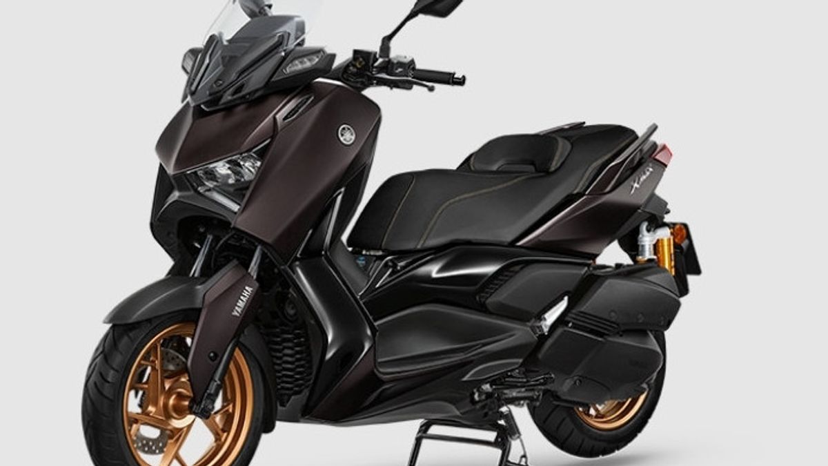 Après l’Indonésie, Yamaha XMAX Tech Max atterrissait en Thaïlande avec des Ohlins chocs