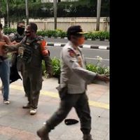 Pemain Skateboard di Trotoar Dirazia, Satpol PP: Main Tak Pakai Masker