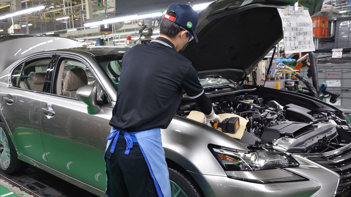 随着电动汽车转型,丰田正准备出售10%的登索股份