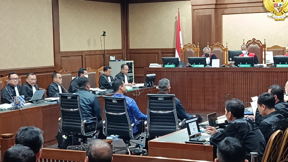 كوبو هاستو Tolak 3 محققي KPK ليكونوا شهودا: شهادة De Auditu