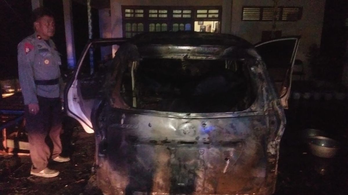 ペタハナの摂政のボランティア候補、地方選挙で優秀なルウ・ウタラ・インダが恐怖に襲われ、2台の車が燃やされる