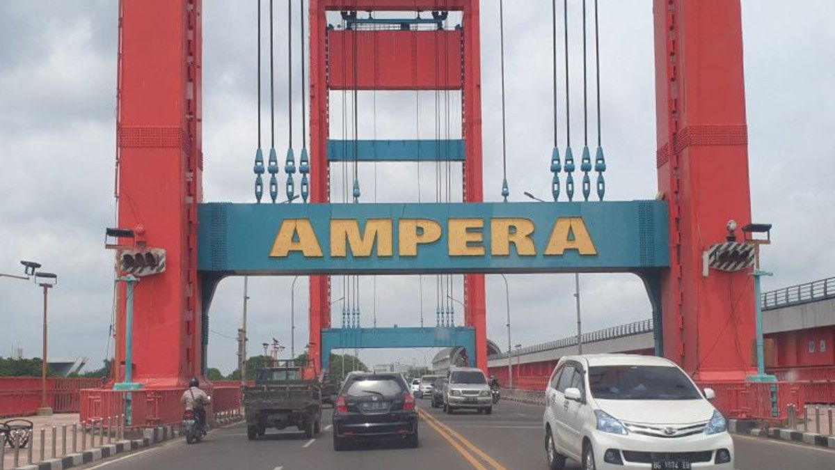 Palembang Ampera Bridge Closed To Prevent New Year's Eve Crowds