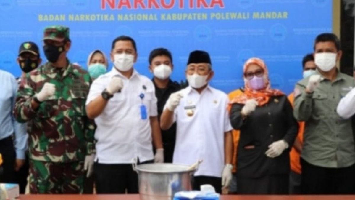 BNNP Sulbar Lenyapkan 329 Gram Sabu di Kantor BNNK