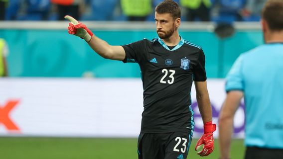 Jalan Terjal Unai Simon Ikuti Jejak Iker Casillas
