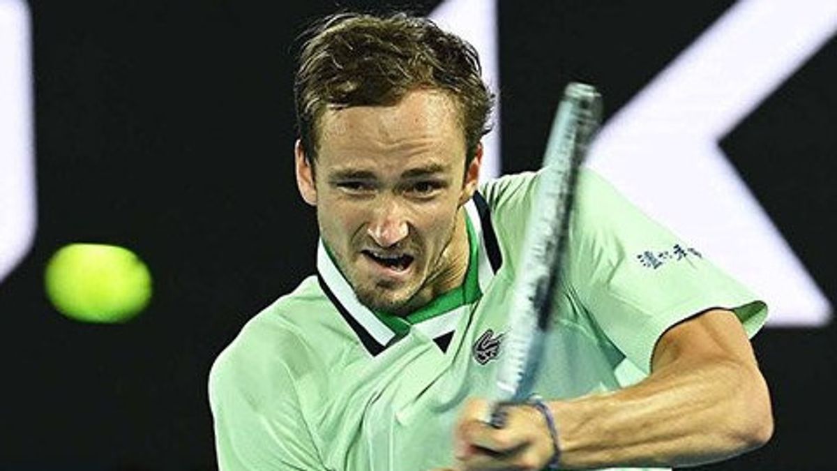 四盘大战，丹尼尔·梅德韦杰夫进入澳网四分之一决赛