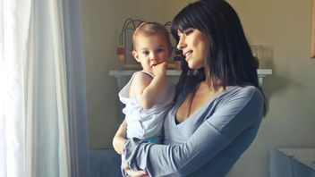 それは赤ちゃんに影響を与える可能性があります、あなたが疲労とストレスを感じるならば助けを求めることをお勧めします