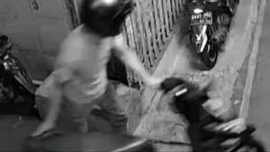 Pengendara N-Max di Depan RS Budhi Asih Cawang Kena Begal 6 Pria Mengaku Debt Collector