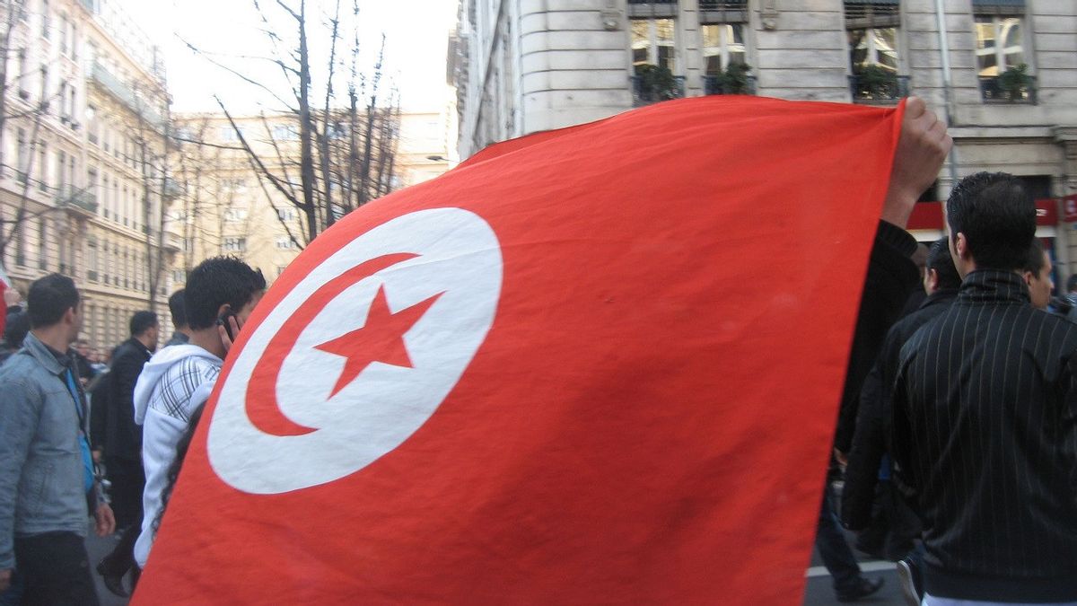 突尼斯经济：赛义德总统试图控制价格，寻找外国贷款和目标腐败者