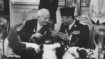 苏加诺和尼基塔·赫鲁晓夫的友谊在第一架总统专机上取得成果