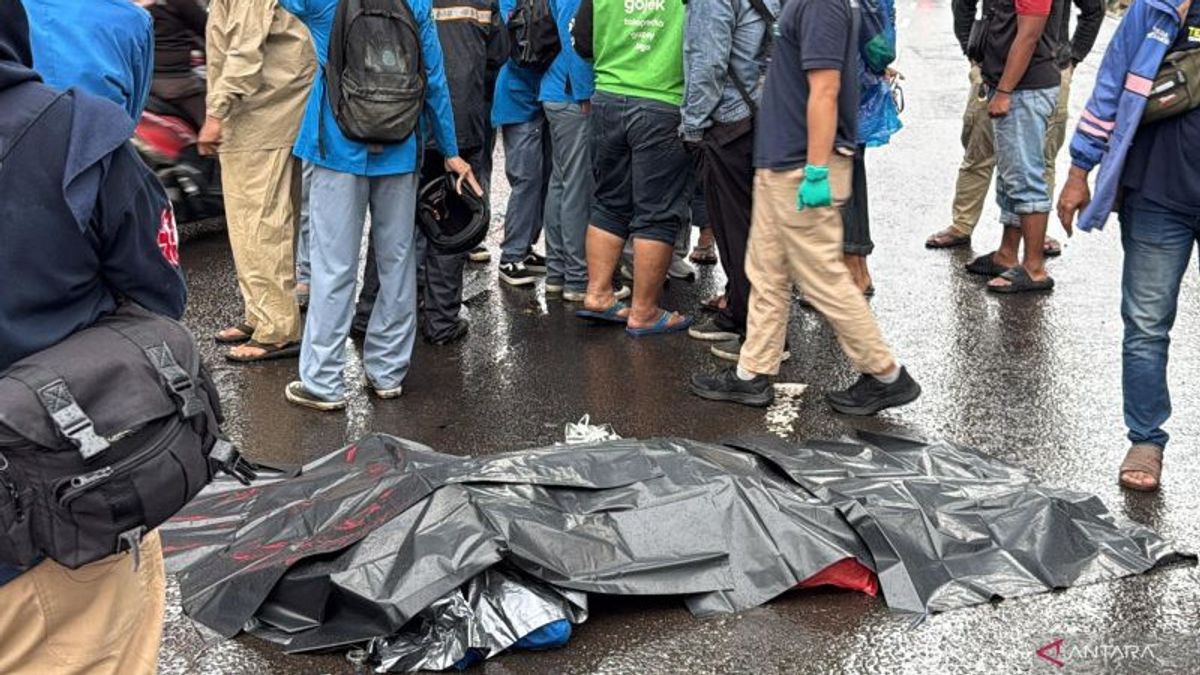 Student Found Dead in the Middle of a Broken Road in Matraman Jaktim