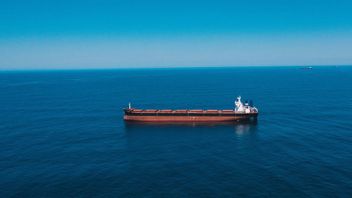 South Korean Oil Tanker Gets Iranian Permission to Cross Strait of Hormuz