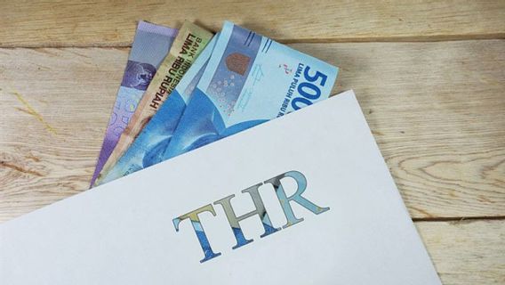 Les entrepreneurs obligatoires donnent du THR H-7 Lebaran, s’il est en retard d’une amende de 5%.