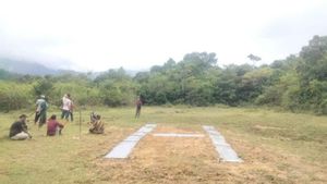 Warga Aceh Tengah Buat 'Helipad' Mandiri Agar Bantuan Didatangkan
