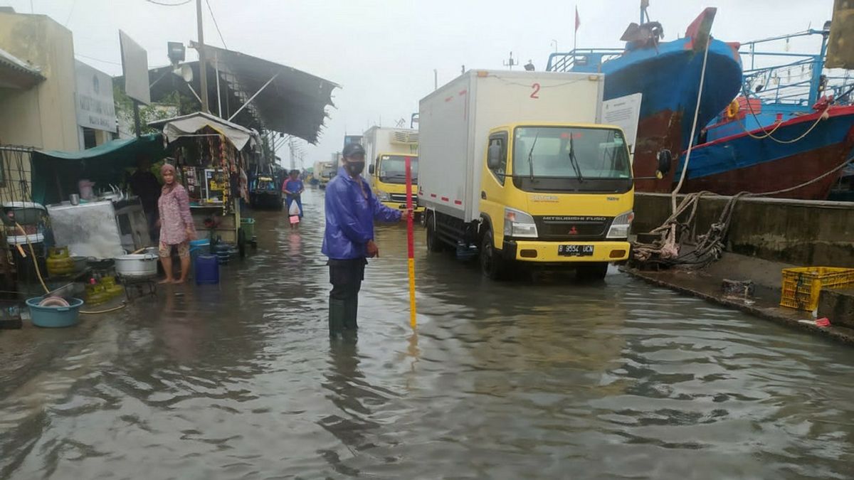 雅库特的两个港口地区仍然被洪水淹没