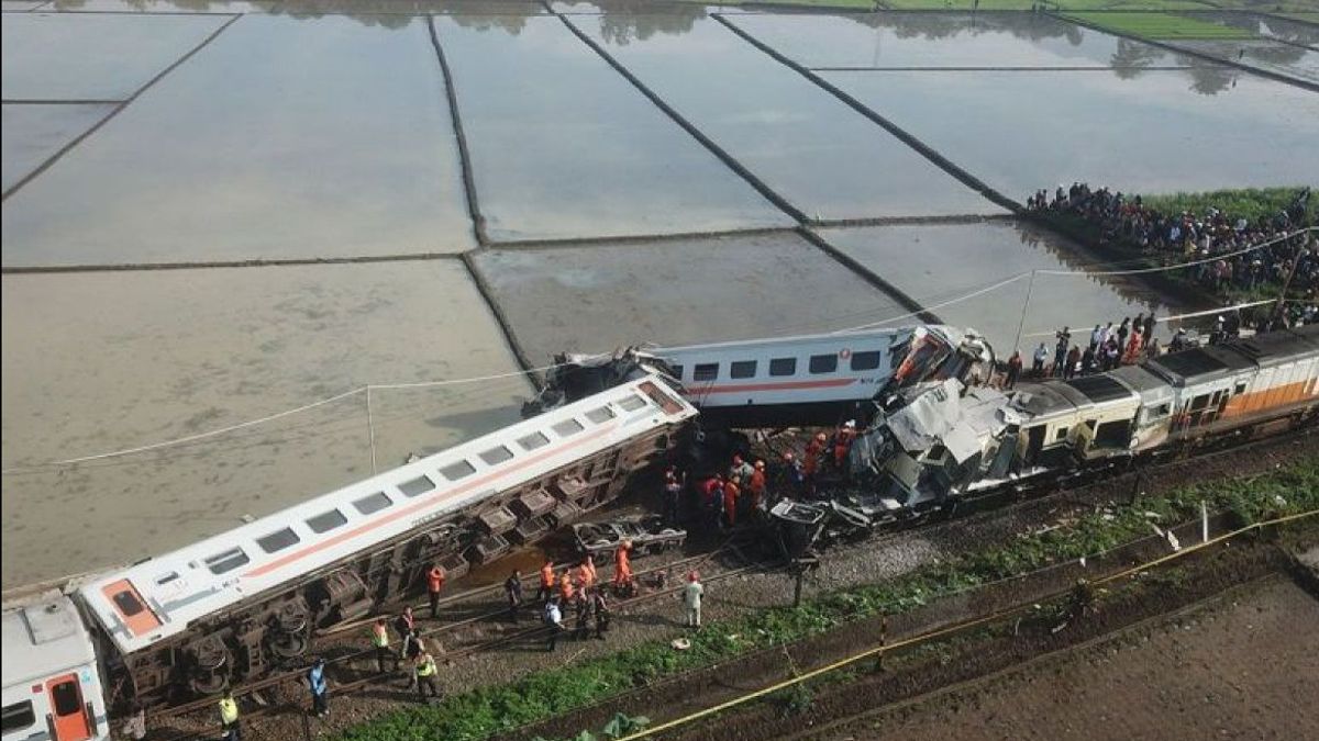 KAI Successfully Evacuated 8 Turangga Trains And 6 Greater Bandung Commuterline Units
