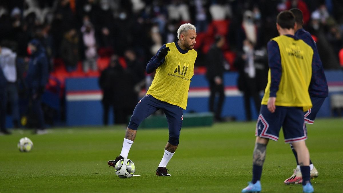 Sad To Hear Messi And Neymar Mocked By PSG Fans, Pochettino: We Are All Affected