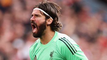 Alisson Becker Akan Absen Bela Liverpool dan Brasil karena Cedera Hamstring
