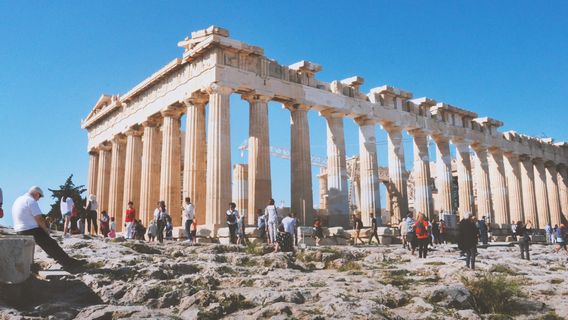 Yunani Tutup Situs Kuno Acropolis karena Gelombang Panas