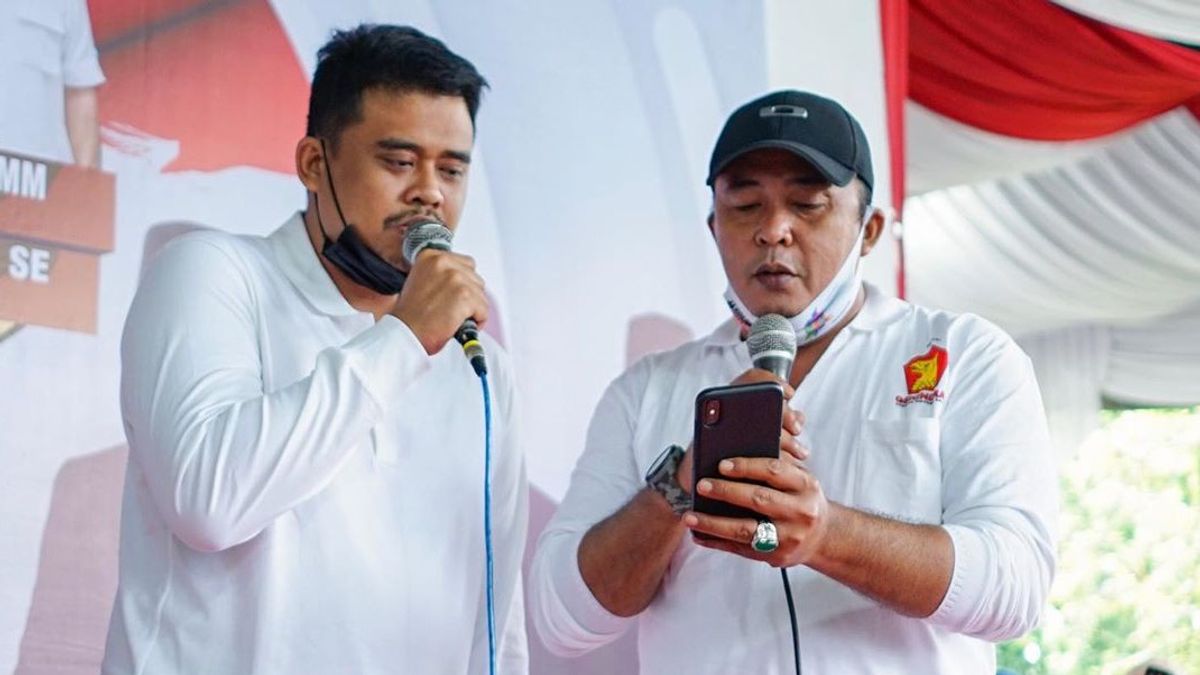 Democrat Checks News Of Cadres To Become Team Leader Bobby Nasution