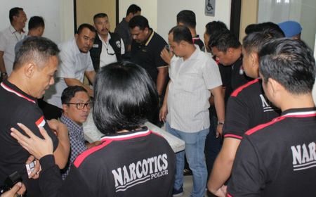 Cegah Penyalahgunaan Narkoba di Internal Polri, Puluhan Anggota Satuan Resnarkoba Polres Jakbar Jalani Tes Urine