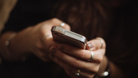Pentingnya Bijak Berinternet, Cermat dalam Memilih Situs dan Konten