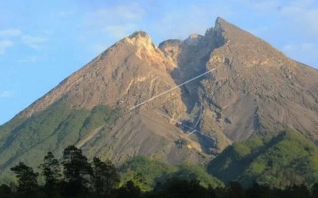 Gunung Merapi Alami 26 Kali Gempa Guguran