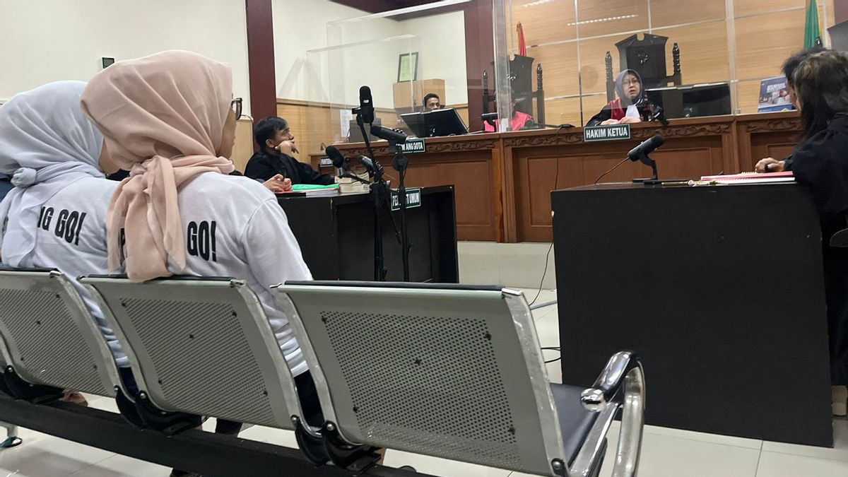 Kembar Rihana Rihani被判处5年徒刑和10亿印尼盾罚款